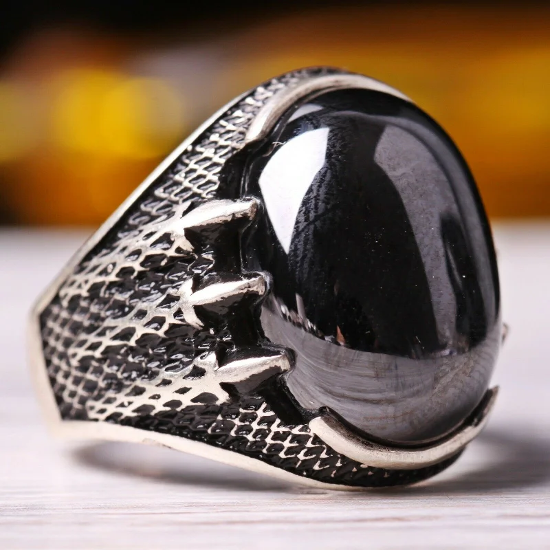 925 Sterling Silver Hooded Claw Onyx Stone Mens Ring