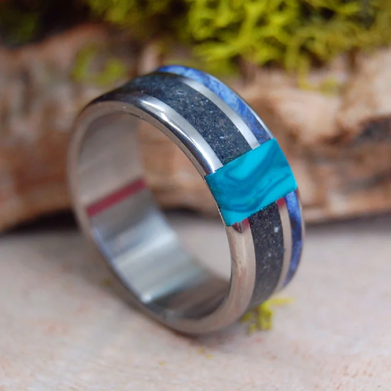 Aurora Over Iceland | Men's Blue Box Elder Wood, Icelandic Sand & Titanium Wedding Ring