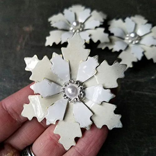 Distressed Primitive Snowflake Brooch