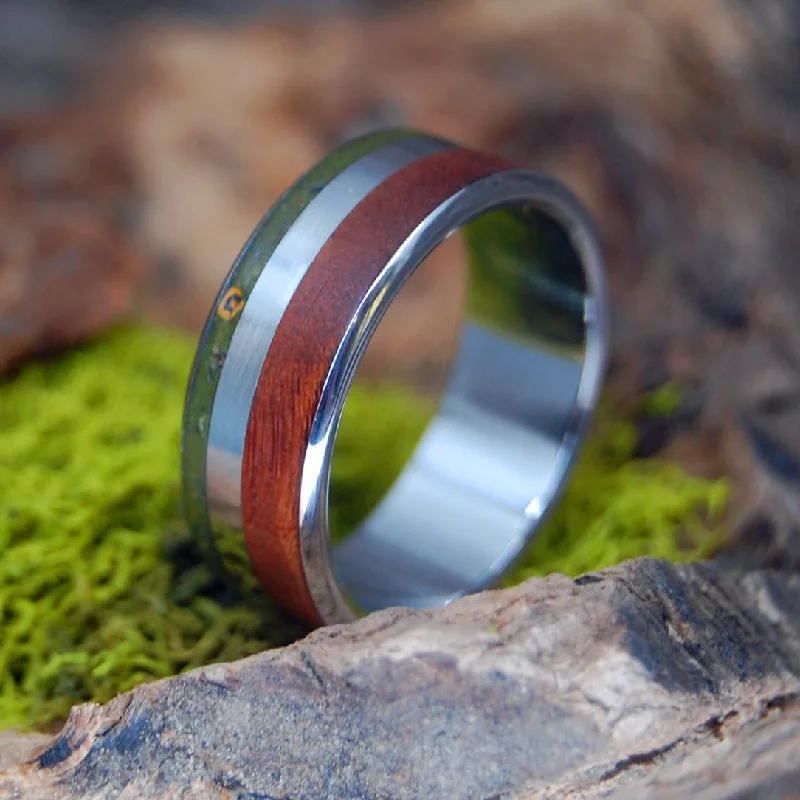 Marijuana & Madrone | Men's Marijuana Wood, Madrone Wood & Titanium Wedding Ring