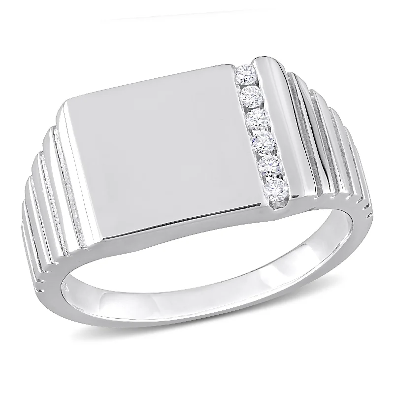 Miadora 1/10 CT TDW Diamond Mens Ring in Sterling Silver